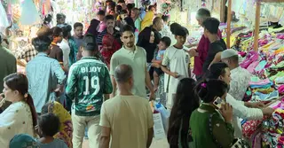 শেষ সময়ে বাড়ছে ঈদ বাজারে ক্রেতাদের ভিড়